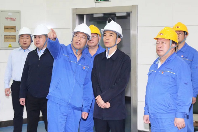 新安縣委副書(shū)記、代縣長(cháng)崔占科到萬(wàn)基控股集團調研