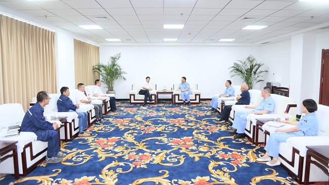 中電建河南工程有限公司黨委書(shū)記、董事長(cháng)劉長(cháng)龍一行到萬(wàn)基控股集團交流訪(fǎng)談