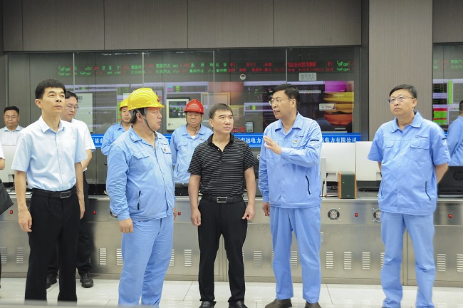 洛陽(yáng)市委常委、常務(wù)副市長(cháng)張玉杰一行到萬(wàn)基控股集團調研